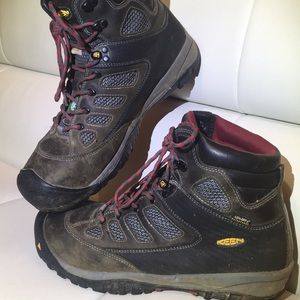Keen waterproof steel toe boots, great condition
